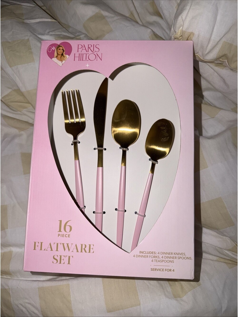Paris Hilton 16pc Flatware Set Pink And gold